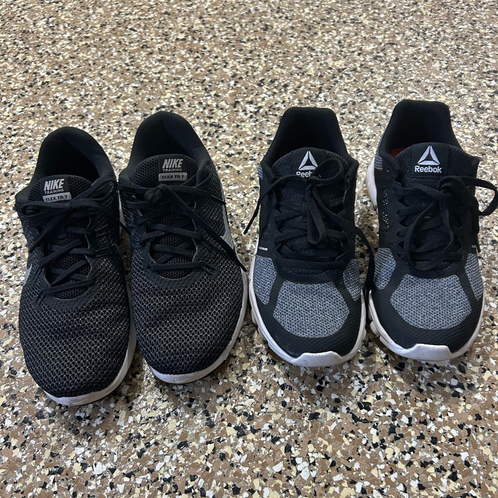 Ladies Women’s Sneakers 7.5 Nike Reebok Lot of 2